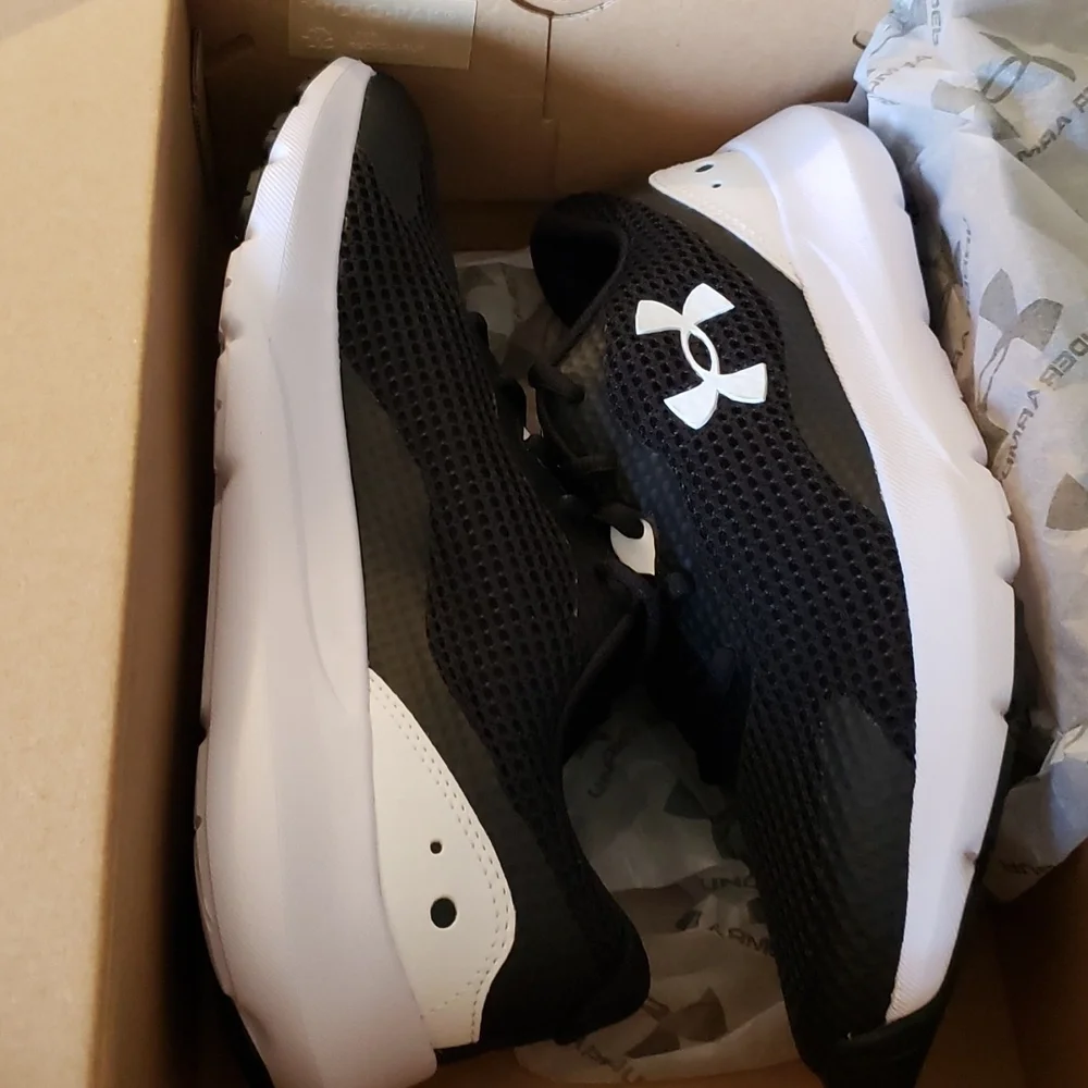 UNDER Armour Men’s Sneakers size 8